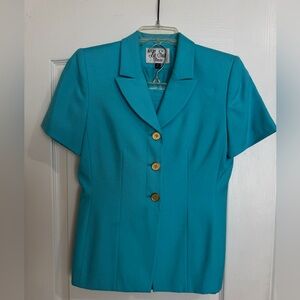 Le Suit Vibrant Sky Blue Elegant Short-Sleeve 2PC Tailored Suit w/Gold Buttons.
